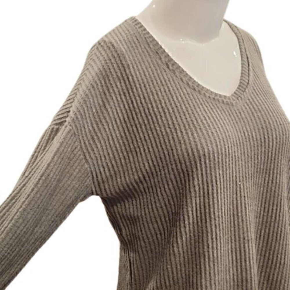 [Wishlist] Gray V-neck Sweater - Size L